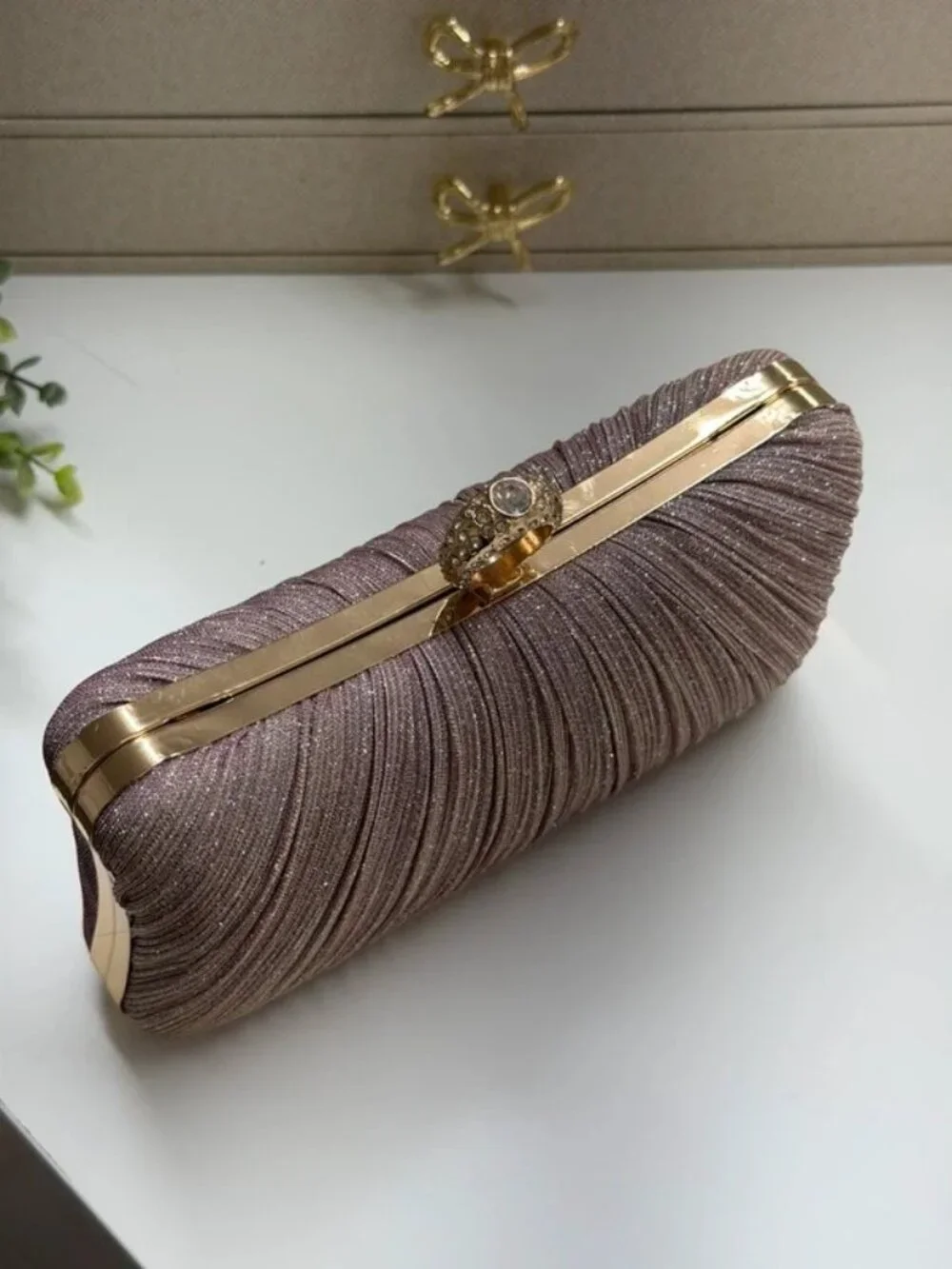 Elegant Glitter Pleated Ring-Clasp Clutch in Dusty Rose